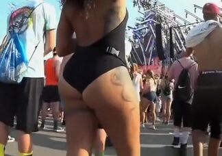 Skinny ultra-cute butt